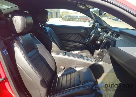 2014 Ford Mustang V6 Premium z USA, uszkodzony, nr VIN 1ZVBP8AM1E5203717